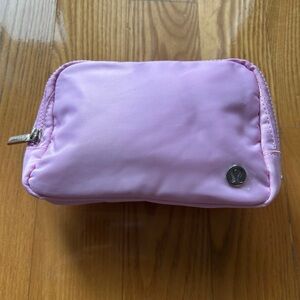NWT Lululemon Everywhere Belt Bag 1L Lilac